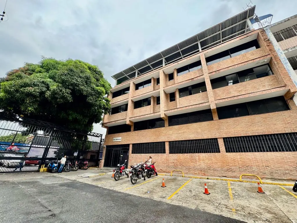 Building in Los Ruices, Caracas - 1