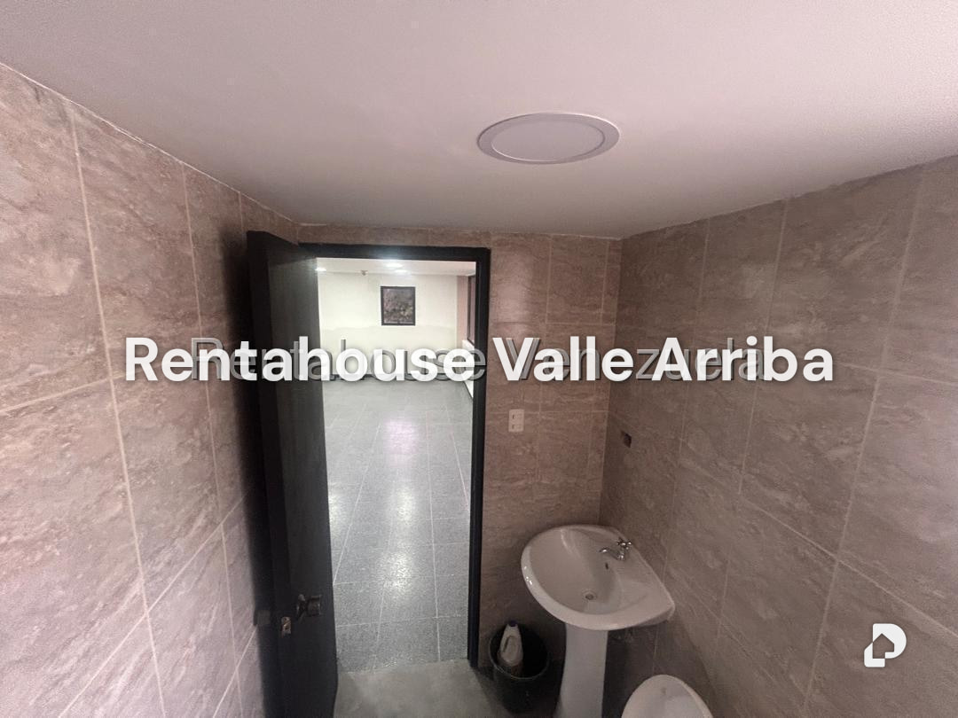 Local comercial en Las Mercedes, Caracas – 13