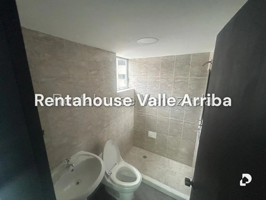Local comercial en Las Mercedes, Caracas – 11