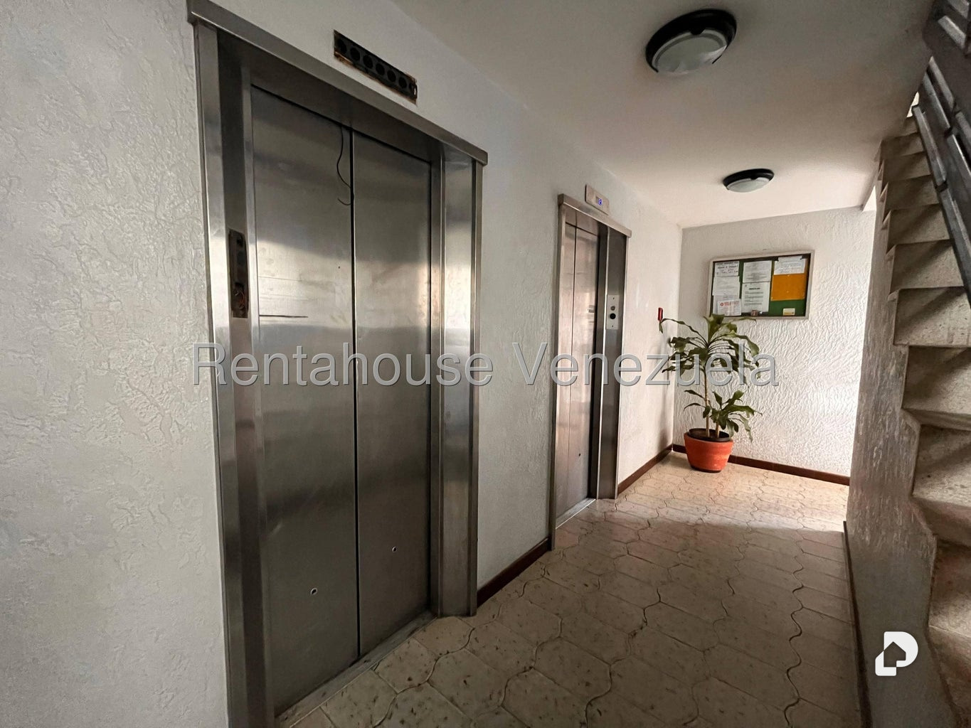 Apartamento en La Urbina, Caracas – 24