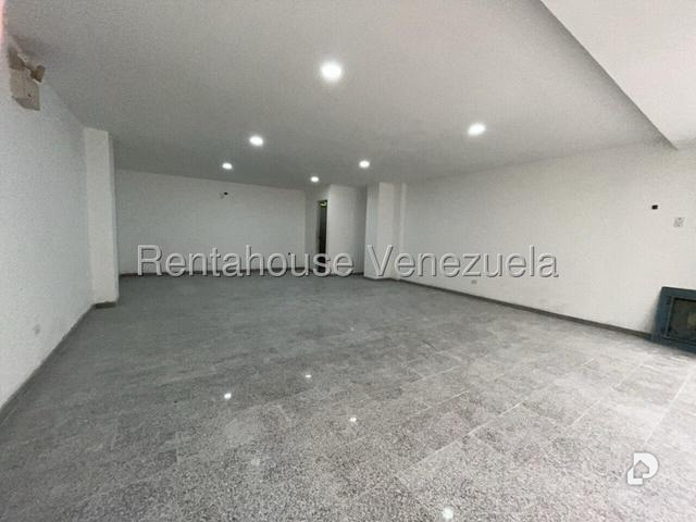 Local comercial en Santa Paula, Caracas – 2