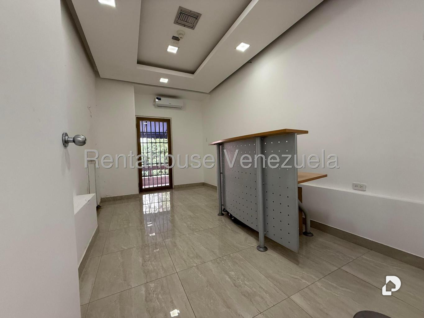 Local comercial en Los Palos Grandes, Caracas – 19