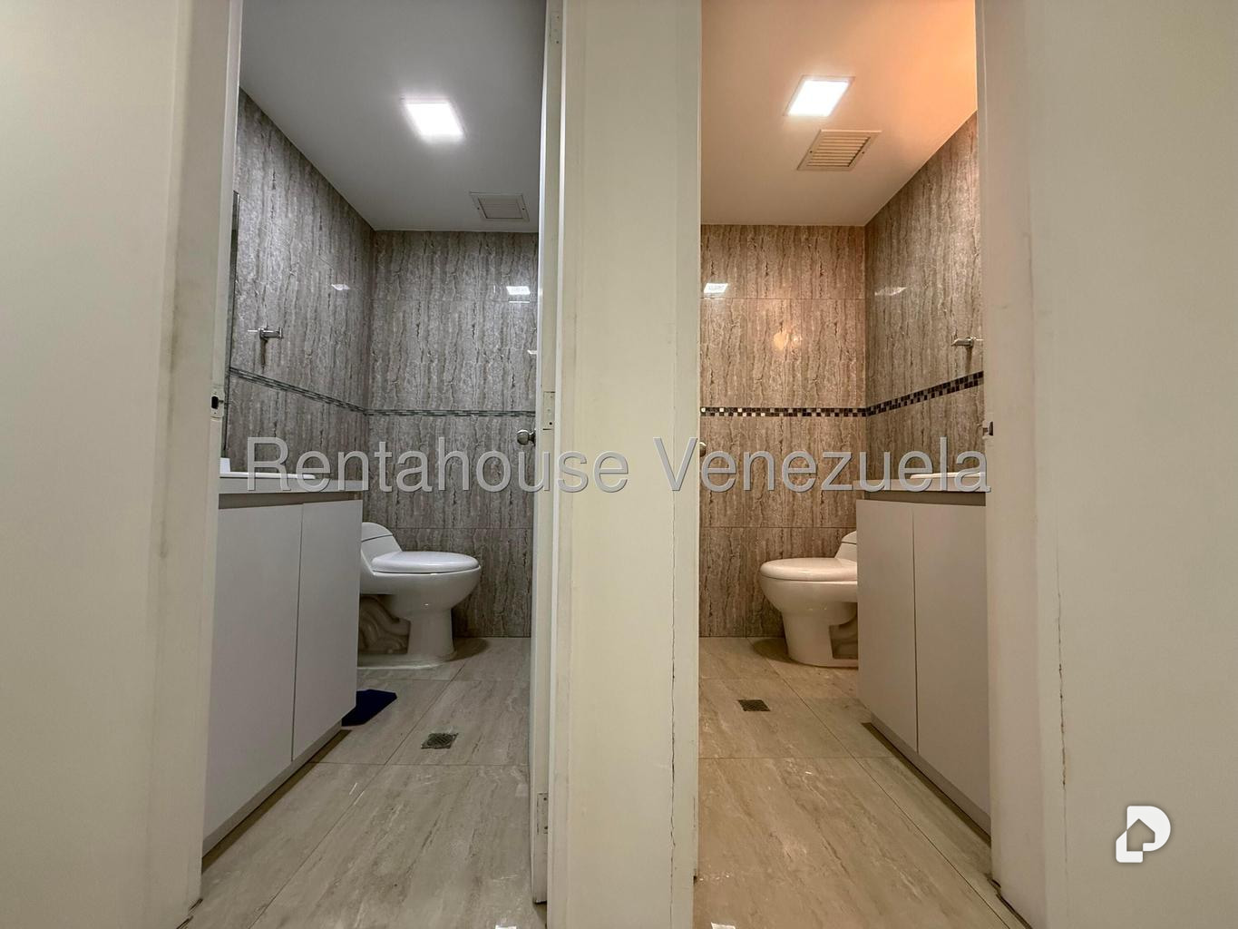 Local comercial en Los Palos Grandes, Caracas – 24