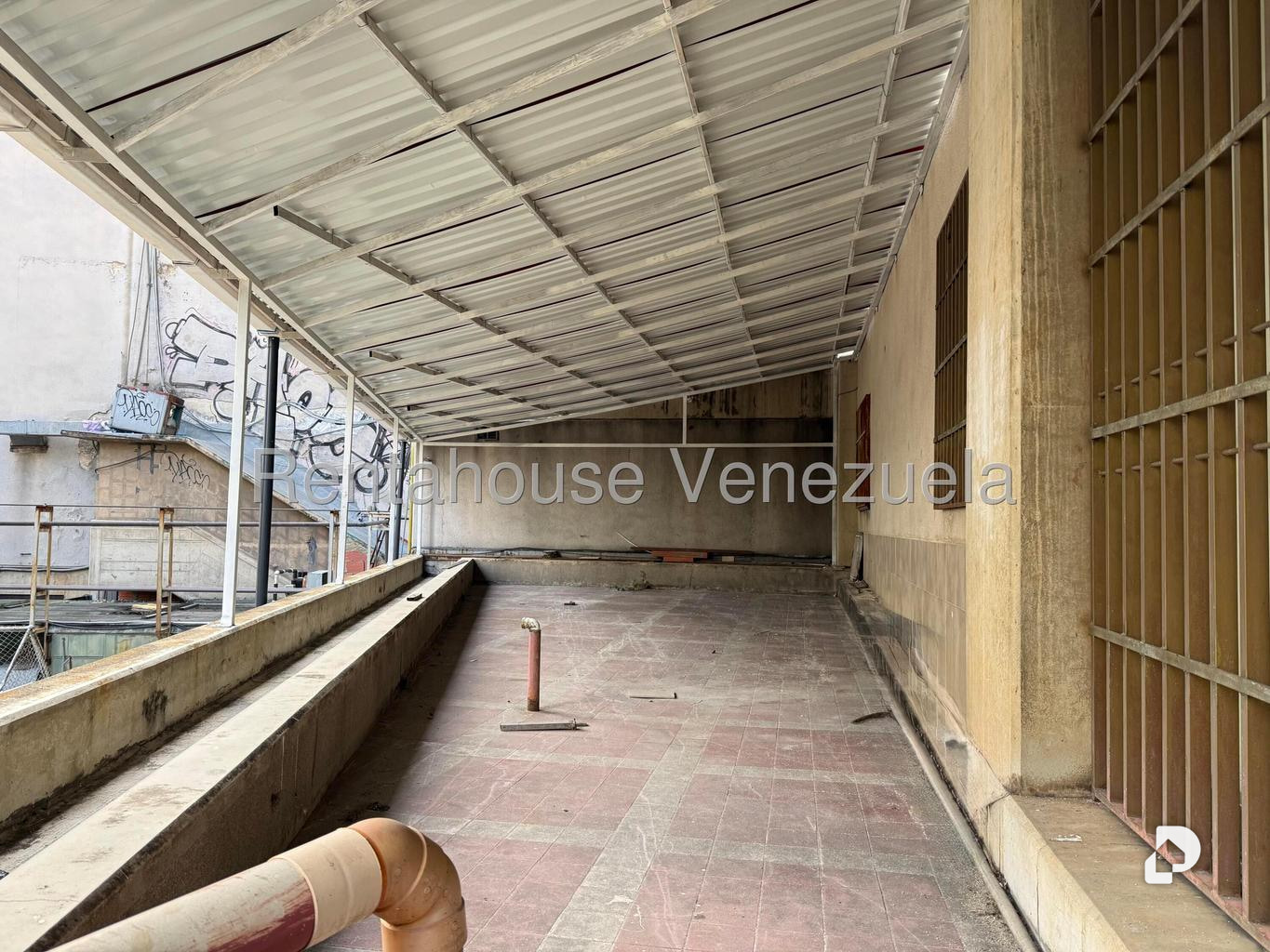 Local comercial en Los Palos Grandes, Caracas – 29
