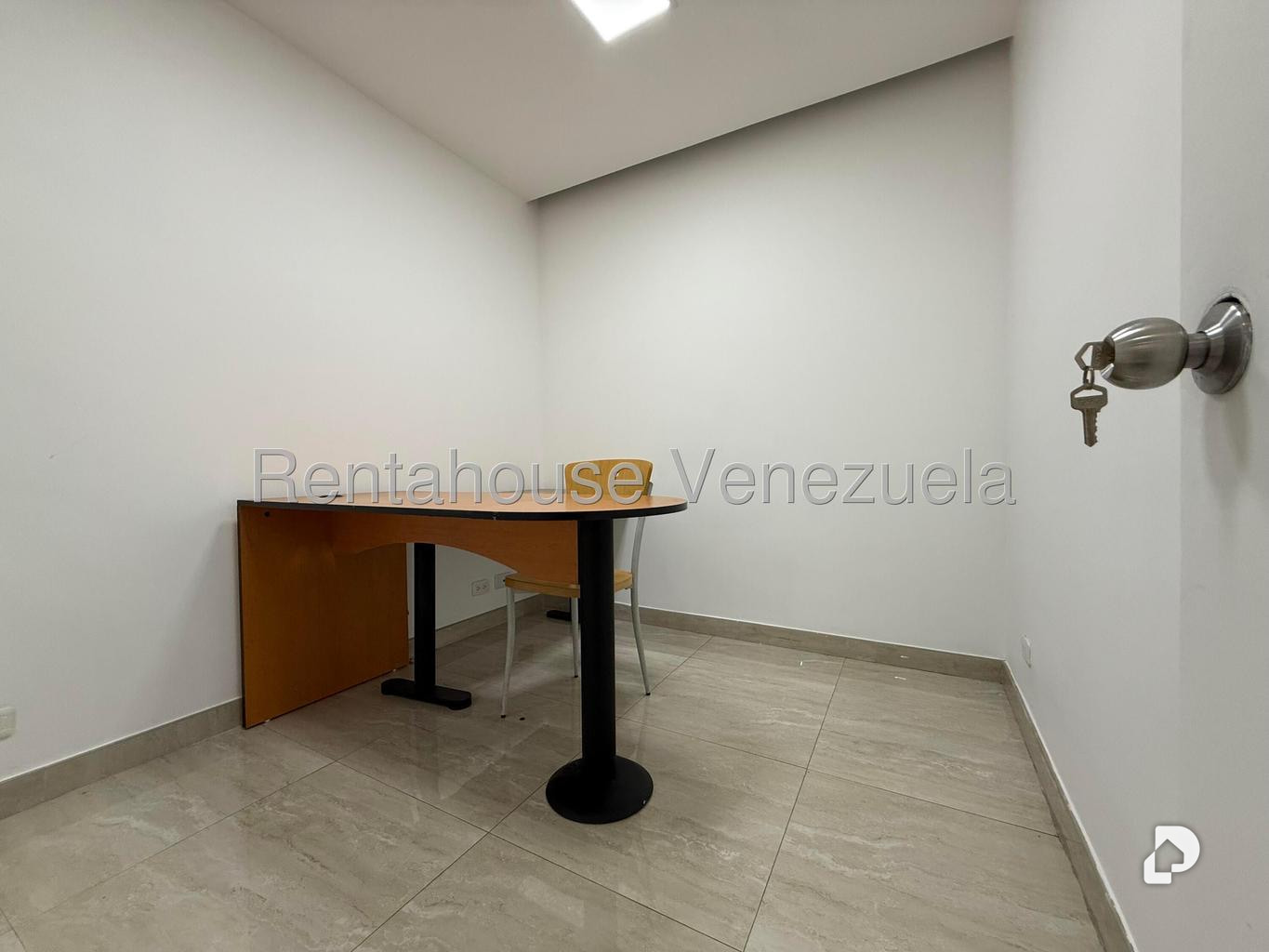 Local comercial en Los Palos Grandes, Caracas – 17