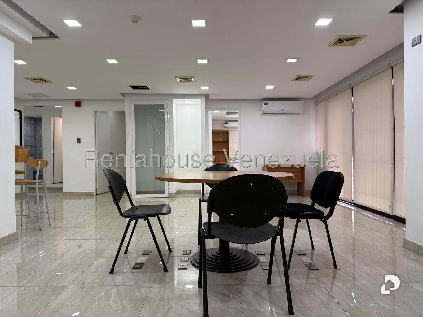 Local comercial en Los Palos Grandes, Caracas – 8