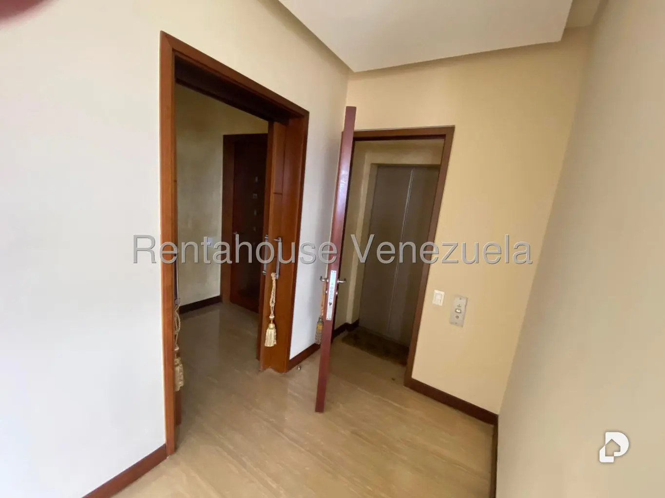 Apartamento en Los Samanes, Caracas – 12