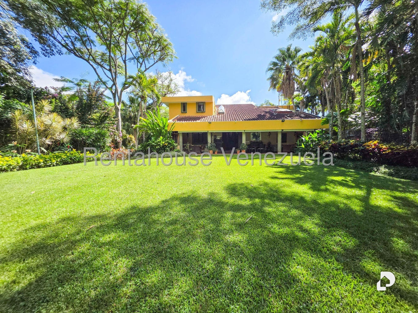 Casa en Cerro Verde, Caracas – 30