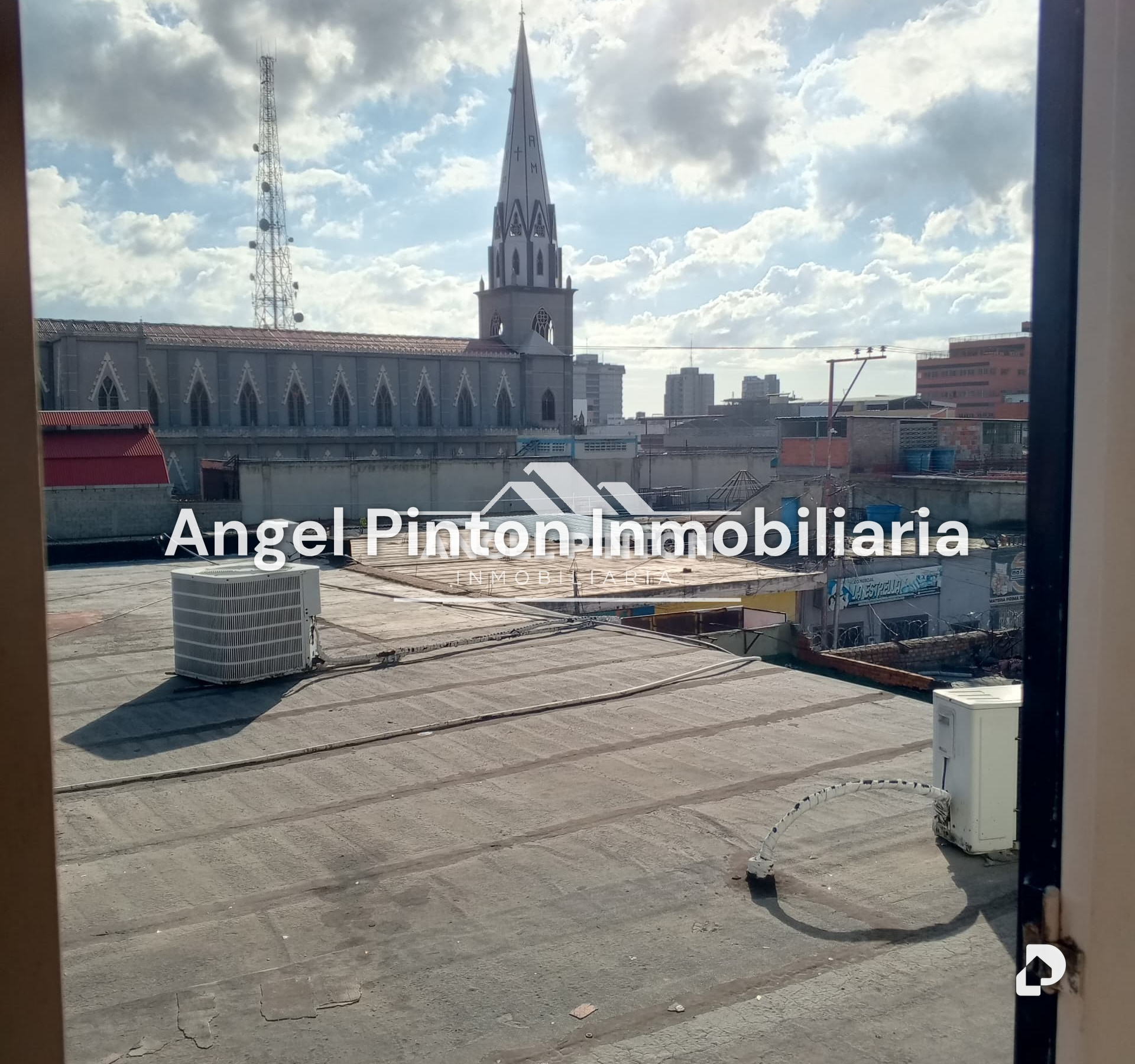 Edificio en Carrera 32, Barquisimeto – 10