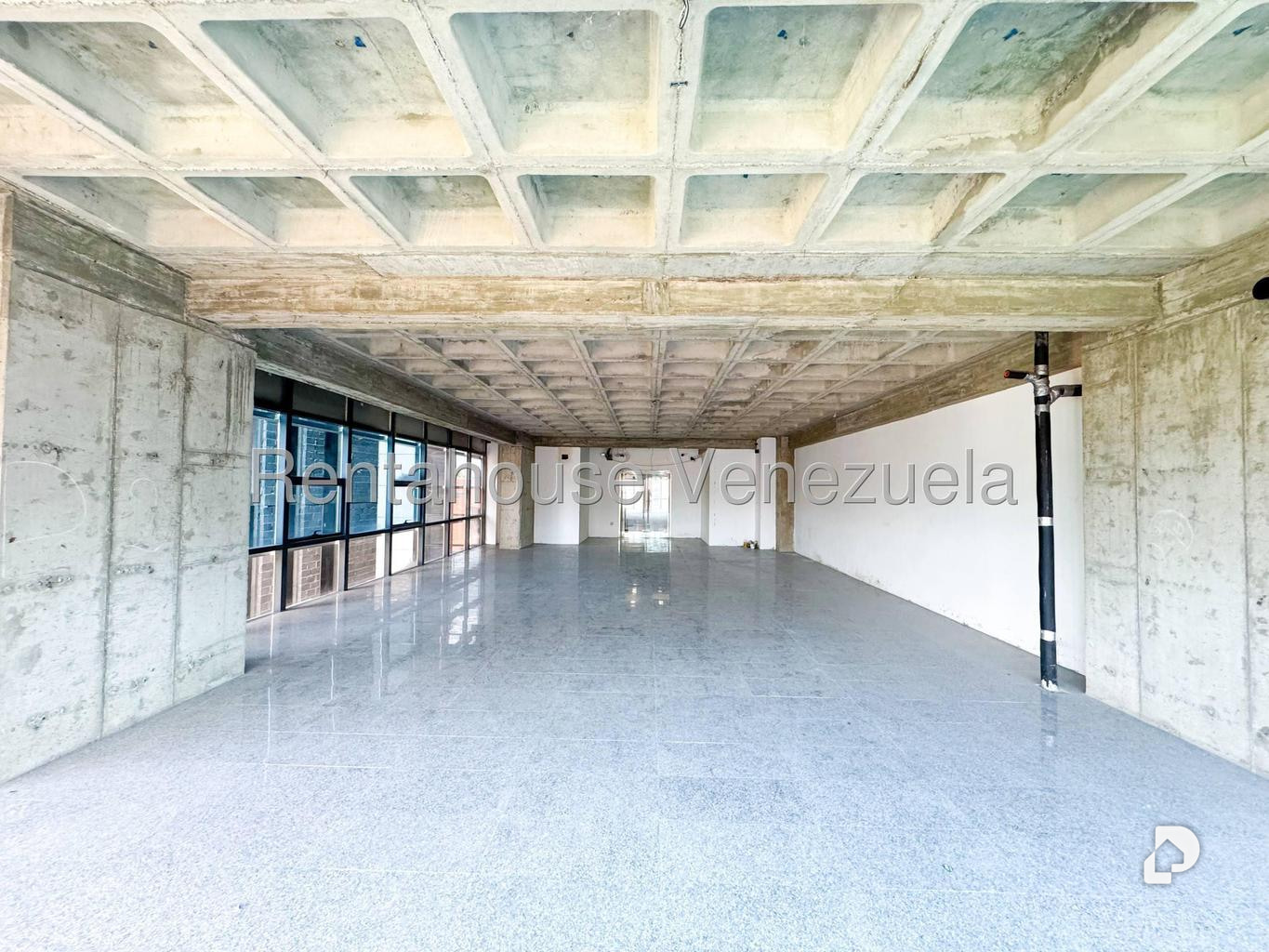 Oficina en Las Mercedes, Caracas – 24