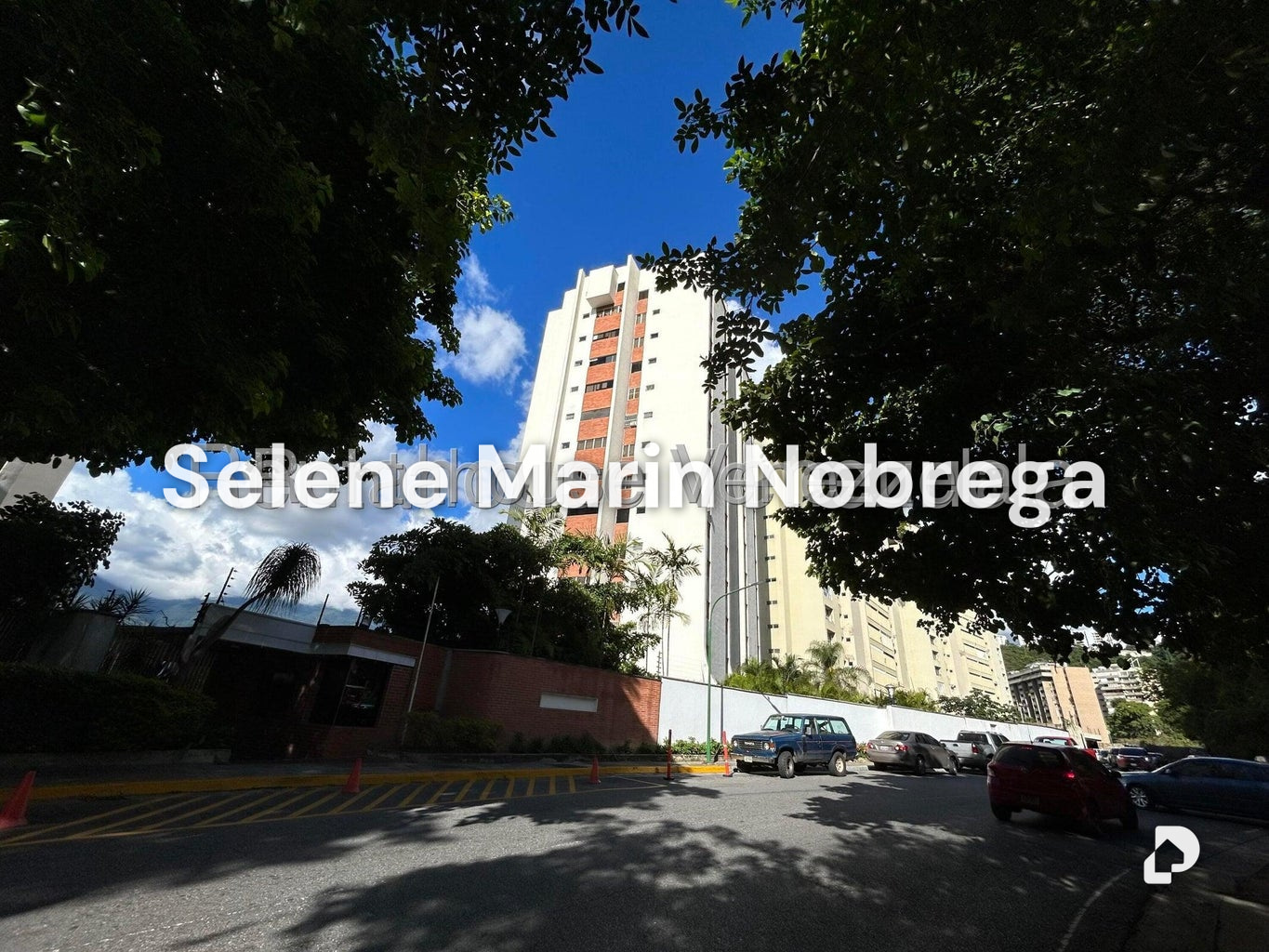 Apartamento en Las Mesetas de Santa Rosa de Lima, Caracas – 1