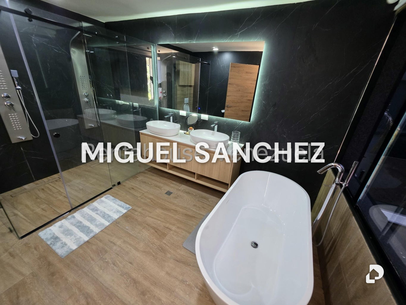 Casa en Los Naranjos (del Cafetal), Caracas – 28