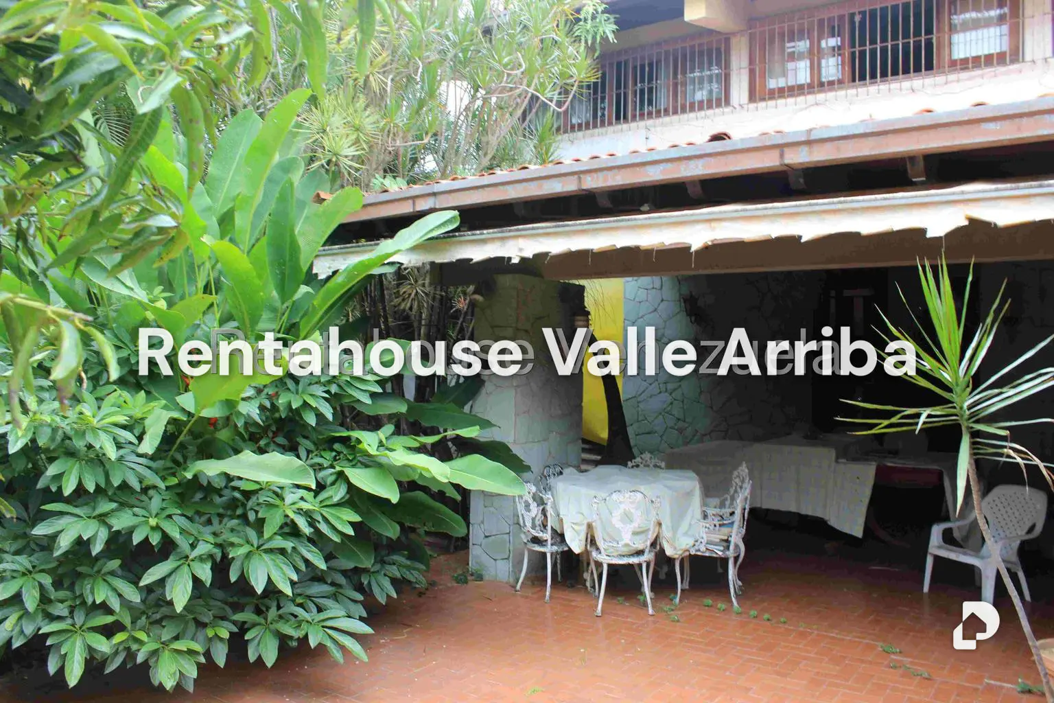 Casa en Lomas de San Rafael de La Florida, Caracas – 28