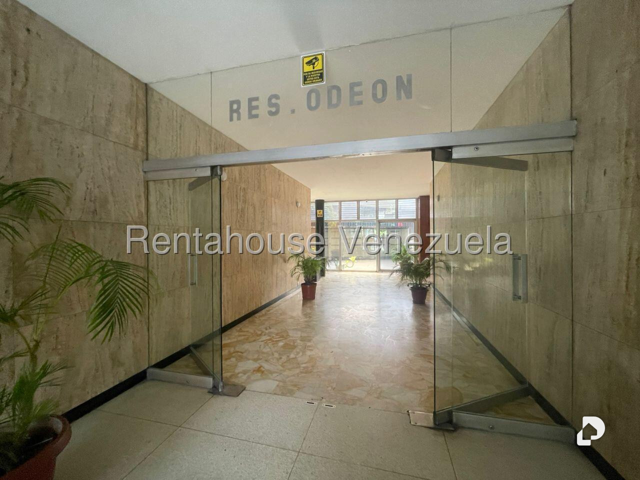 Local comercial en Los Chaguaramos, Caracas – 1