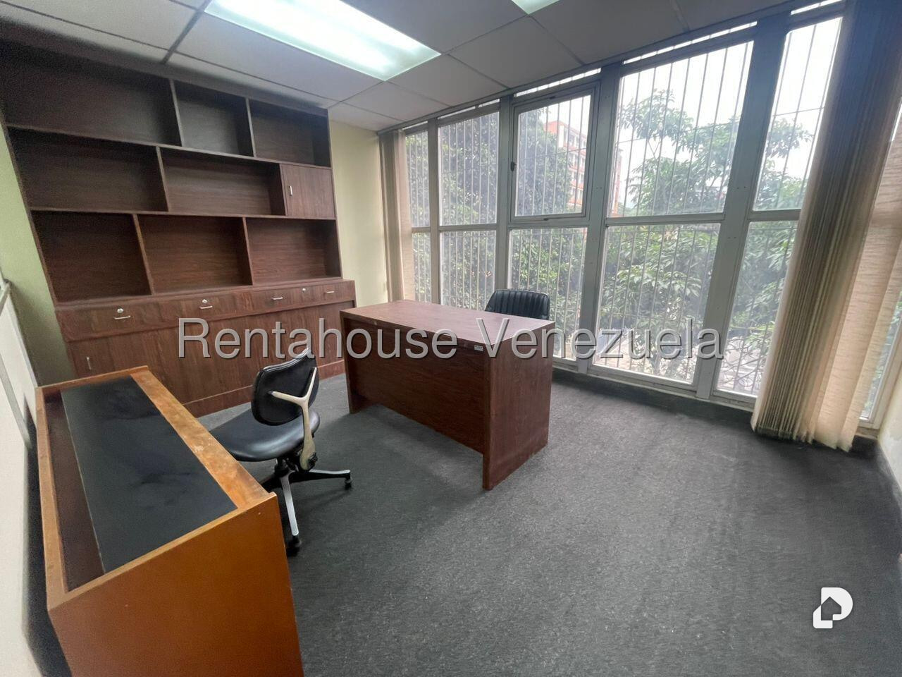 Local comercial en Los Chaguaramos, Caracas – 18