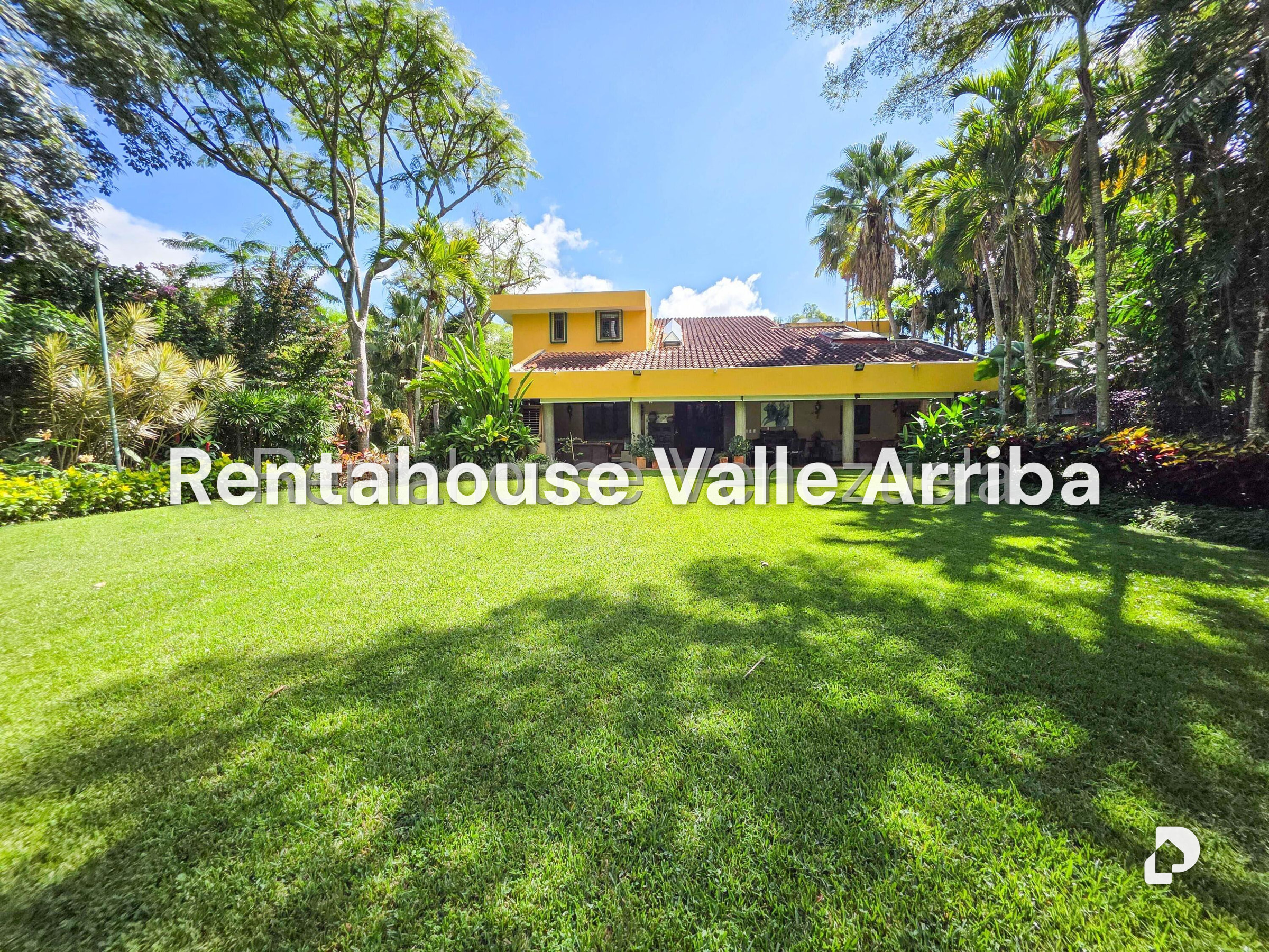 Casa en Cerro Verde, Caracas – 30