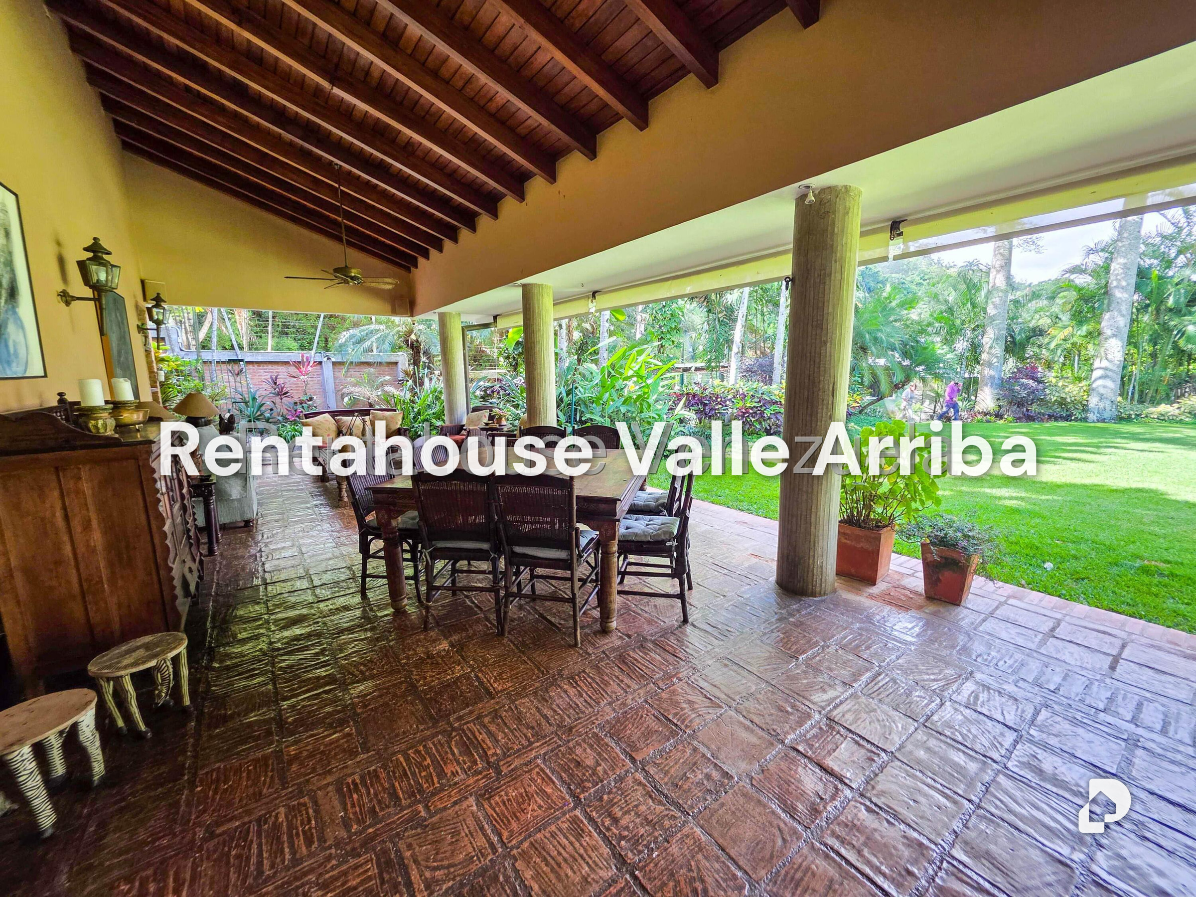 Casa en Cerro Verde, Caracas – 26