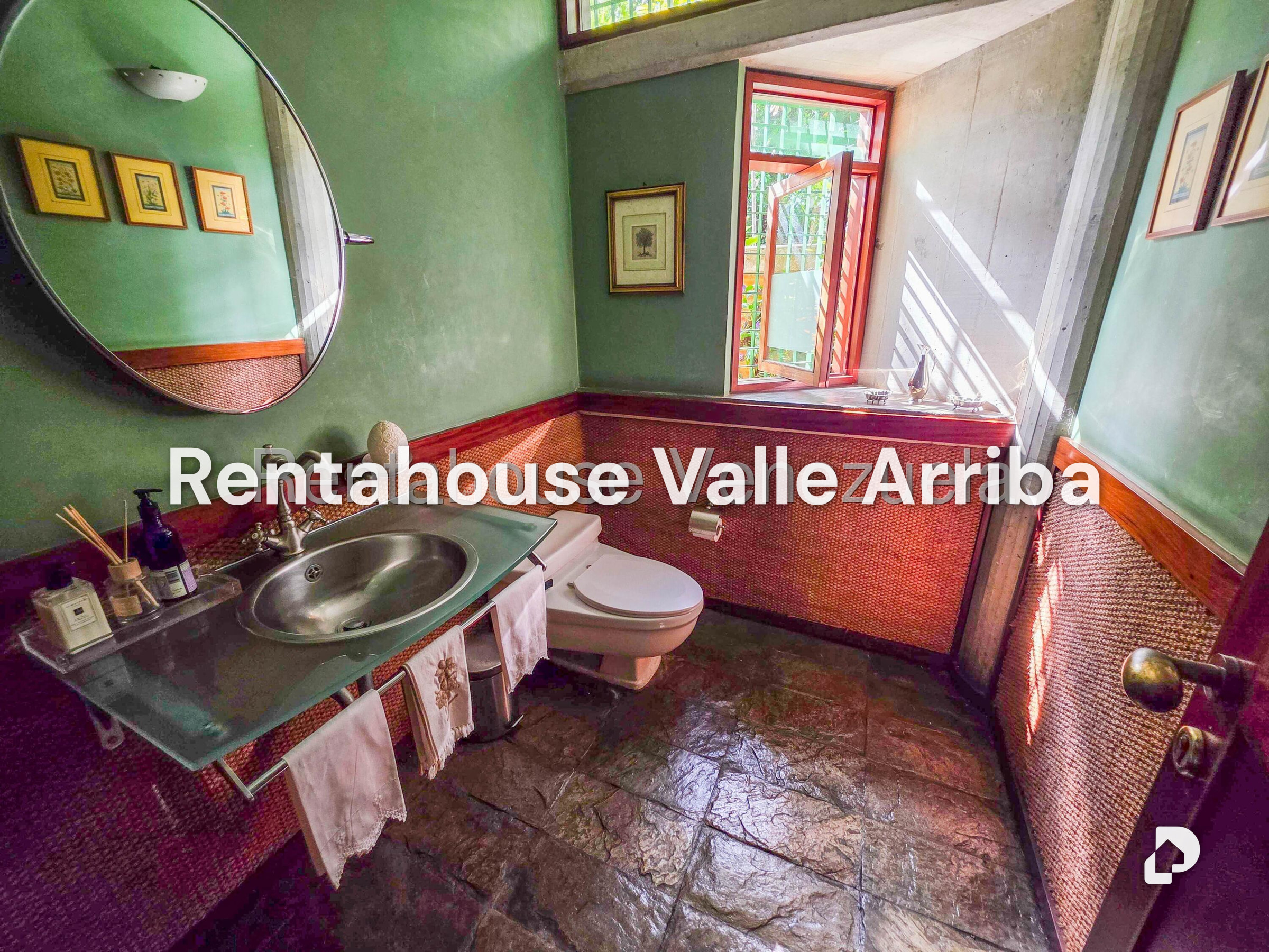 Casa en Cerro Verde, Caracas – 16