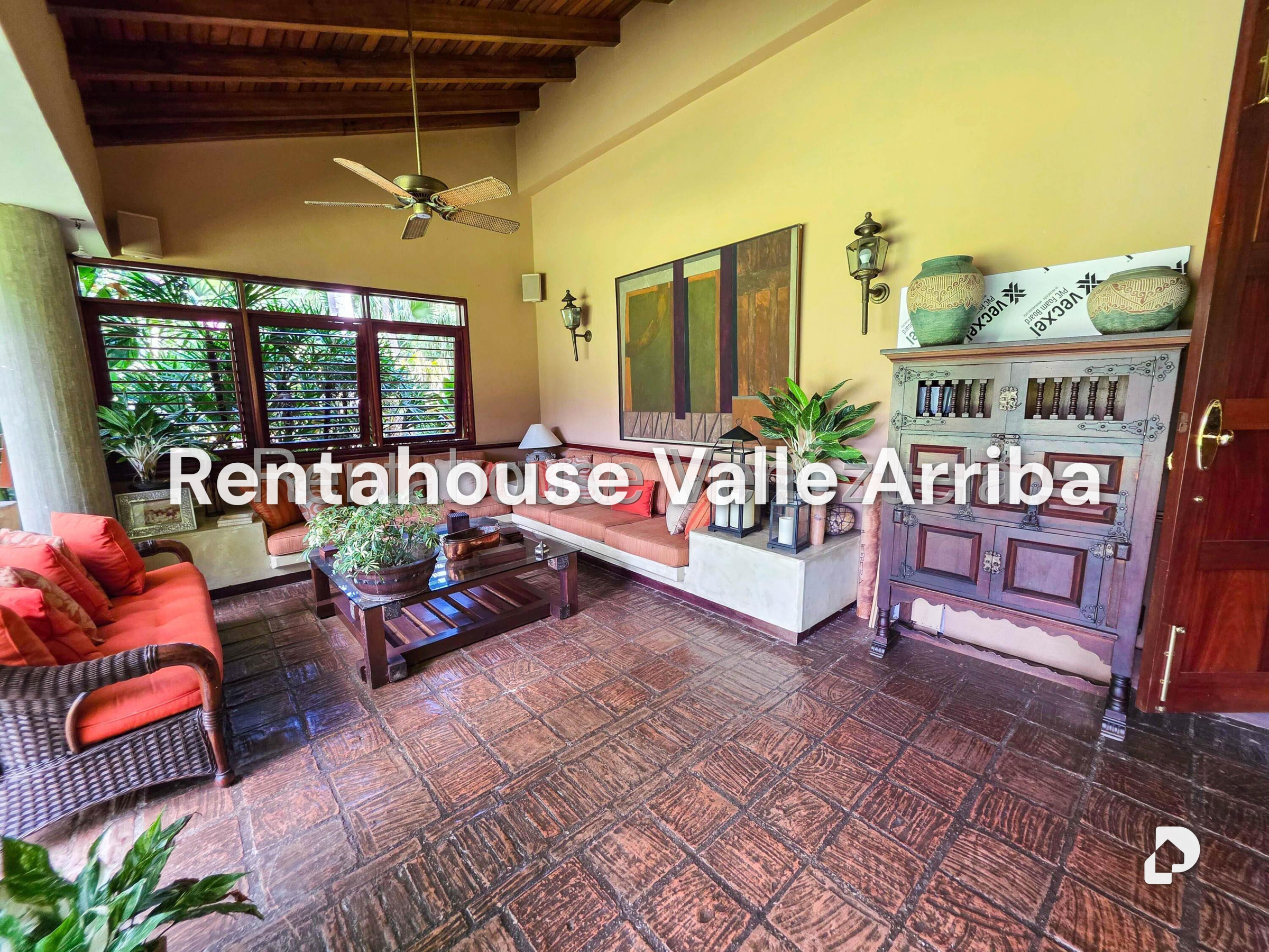 Casa en Cerro Verde, Caracas – 27