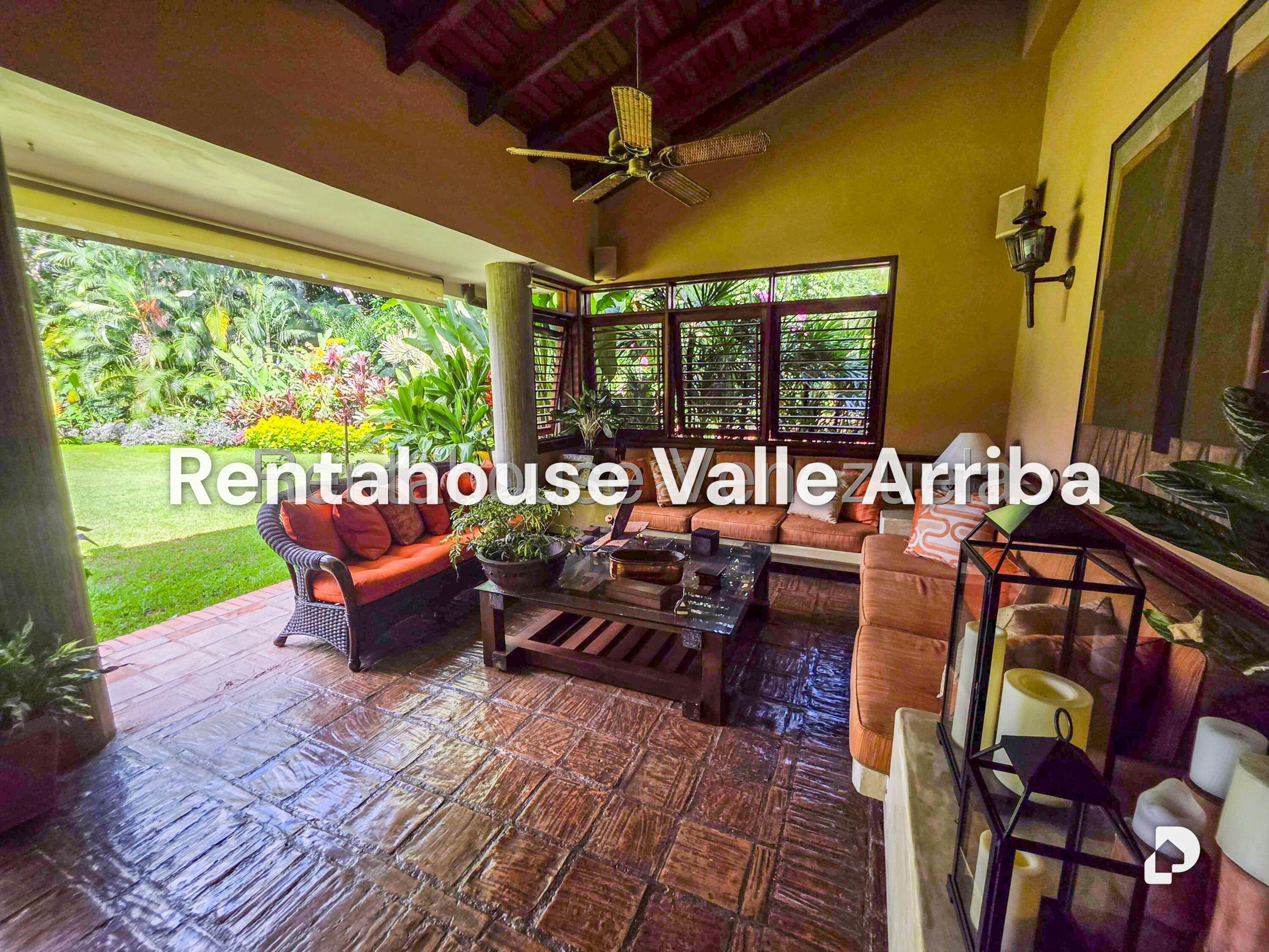 Casa en Cerro Verde, Caracas – 25
