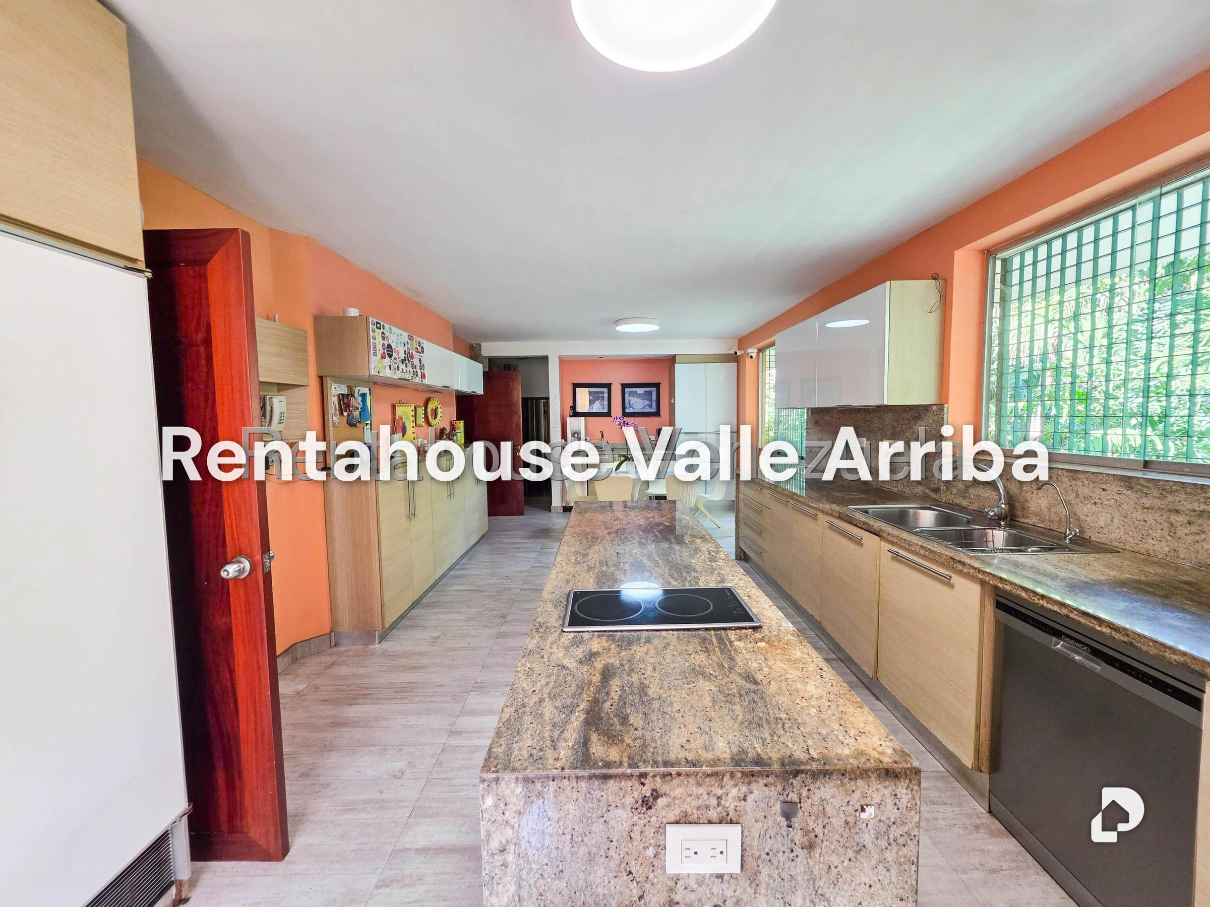 Casa en Cerro Verde, Caracas – 23