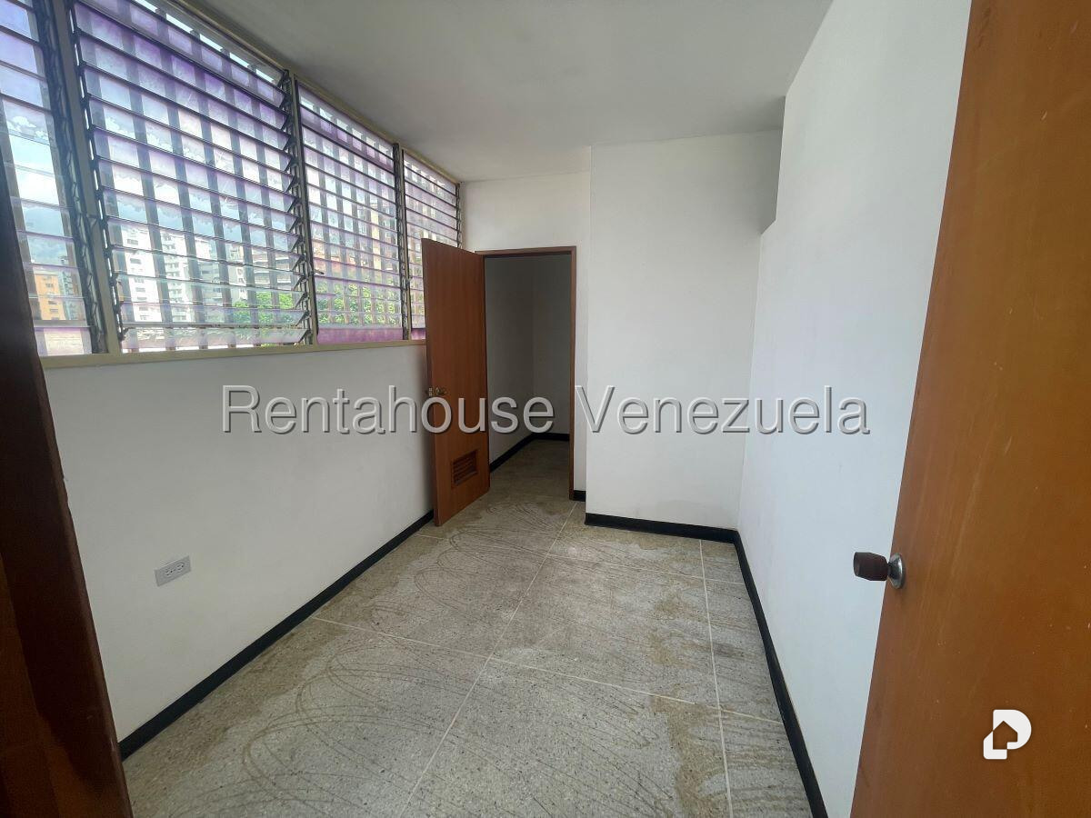 Local comercial en La Urbina, Caracas – 6