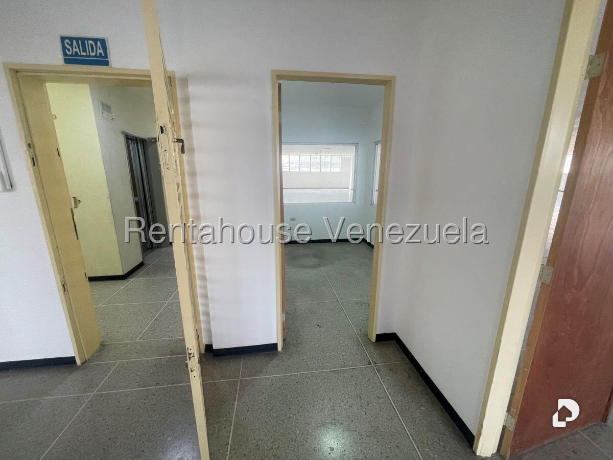 Local comercial en La Urbina, Caracas – 7