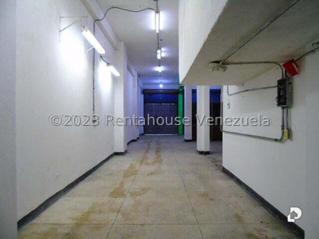 Local comercial en Parroquia La Candelaria, Caracas – 5