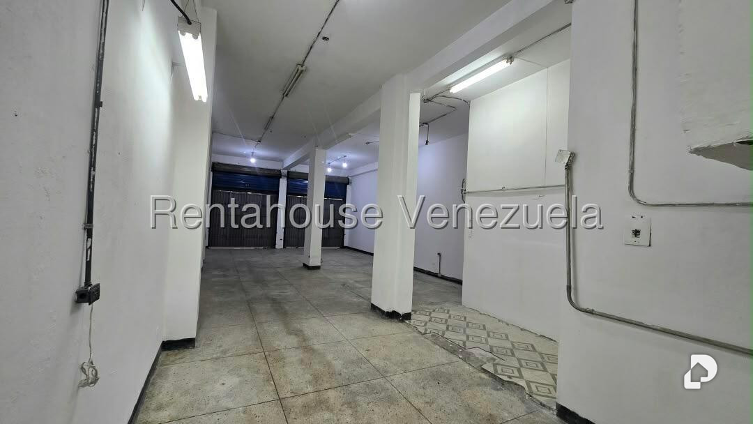 Local comercial en Parroquia La Candelaria, Caracas – 14