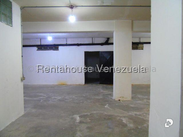 Local comercial en Parroquia La Candelaria, Caracas – 12