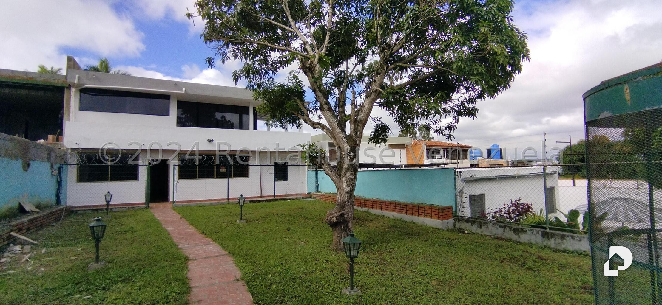 Casa en Los Pomelos, Caracas – 28