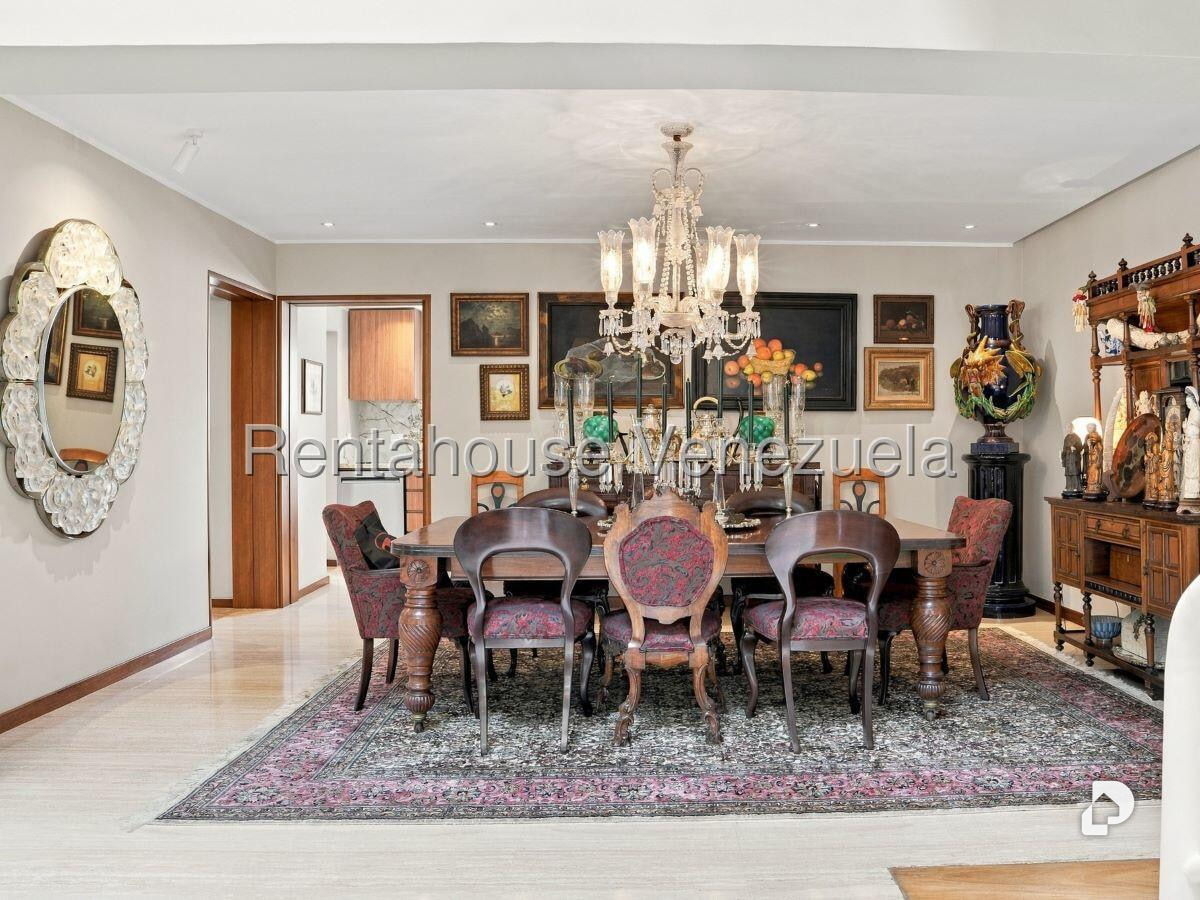House in Los Palos Grandes, Caracas – 17