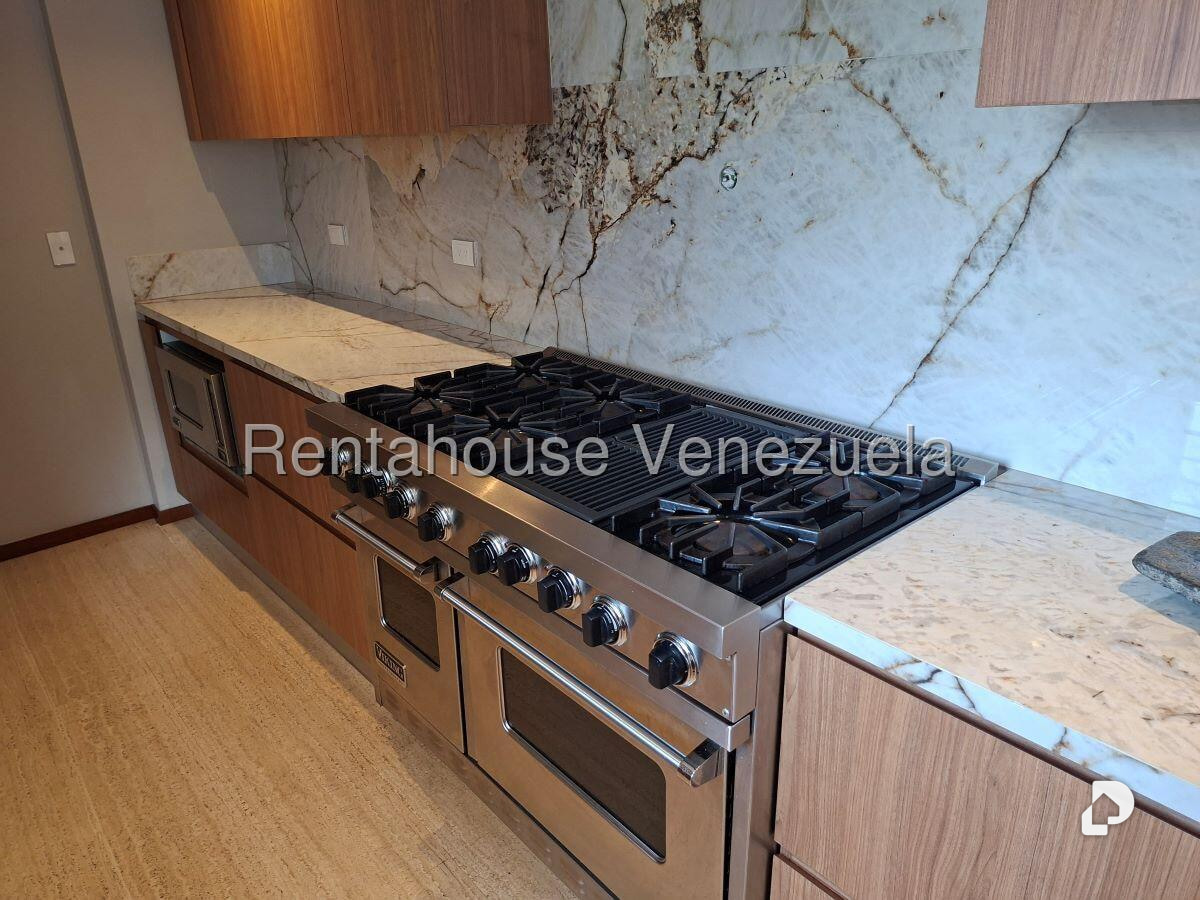 House in Los Palos Grandes, Caracas – 23