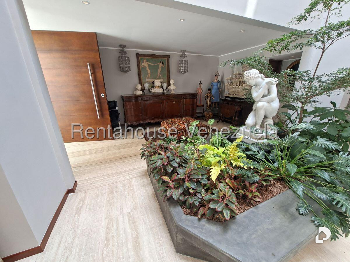 House in Los Palos Grandes, Caracas – 12