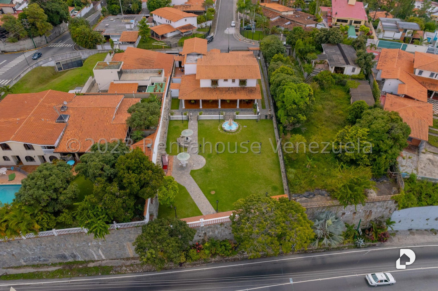 Casa en Cumbres de Curumo, Caracas – 3