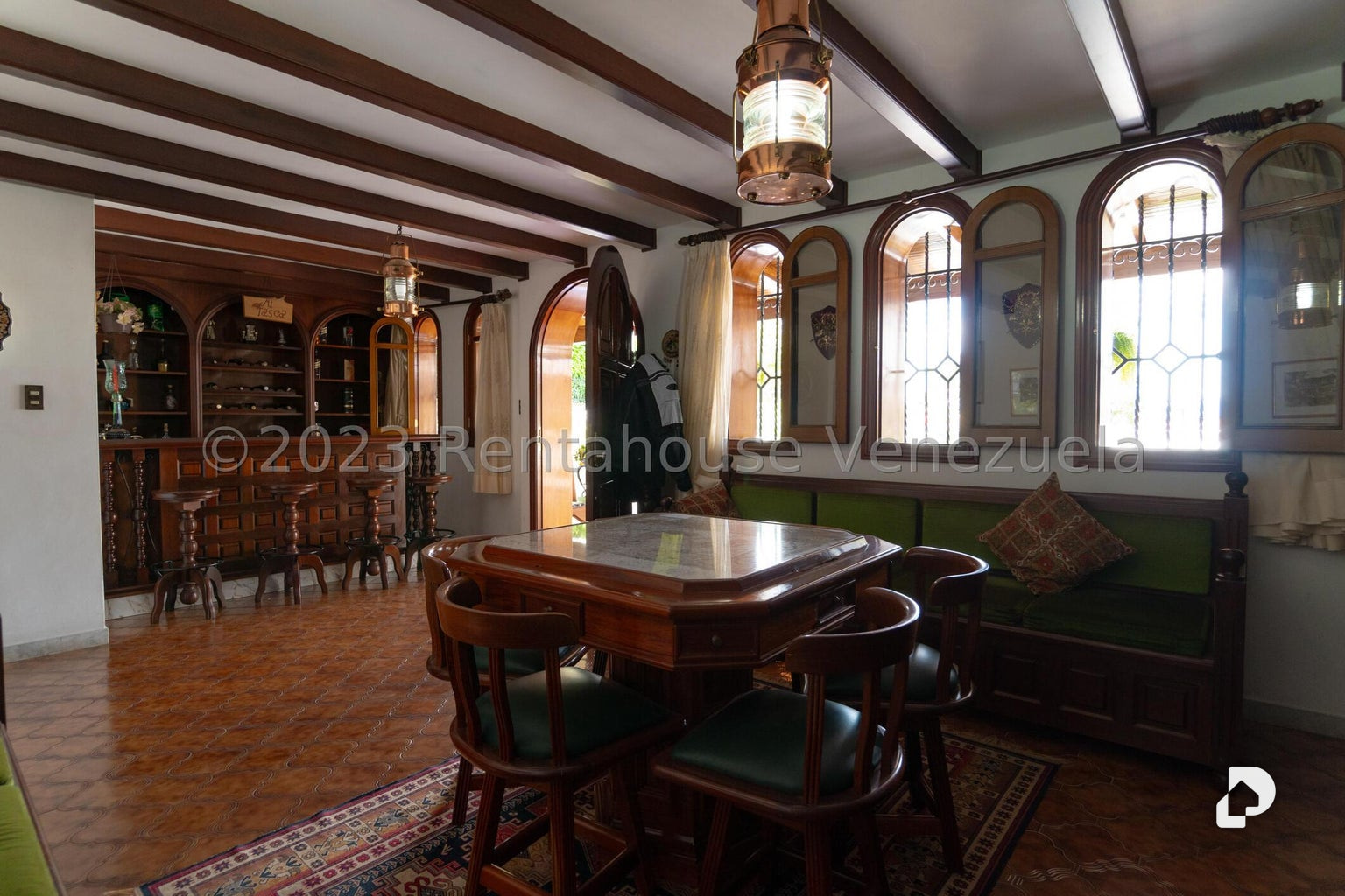 Casa en Cumbres de Curumo, Caracas – 28