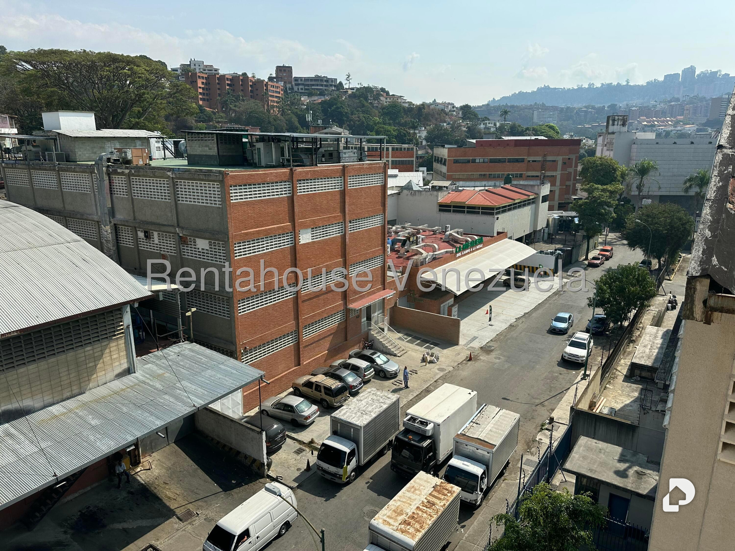 Edificio en La Trinidad, Caracas – 17
