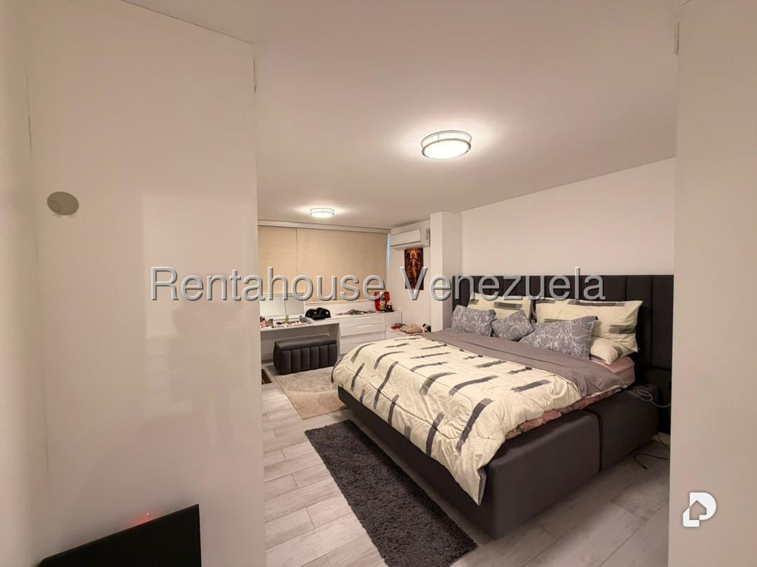 Apartamento en La Florida, Caracas – 16