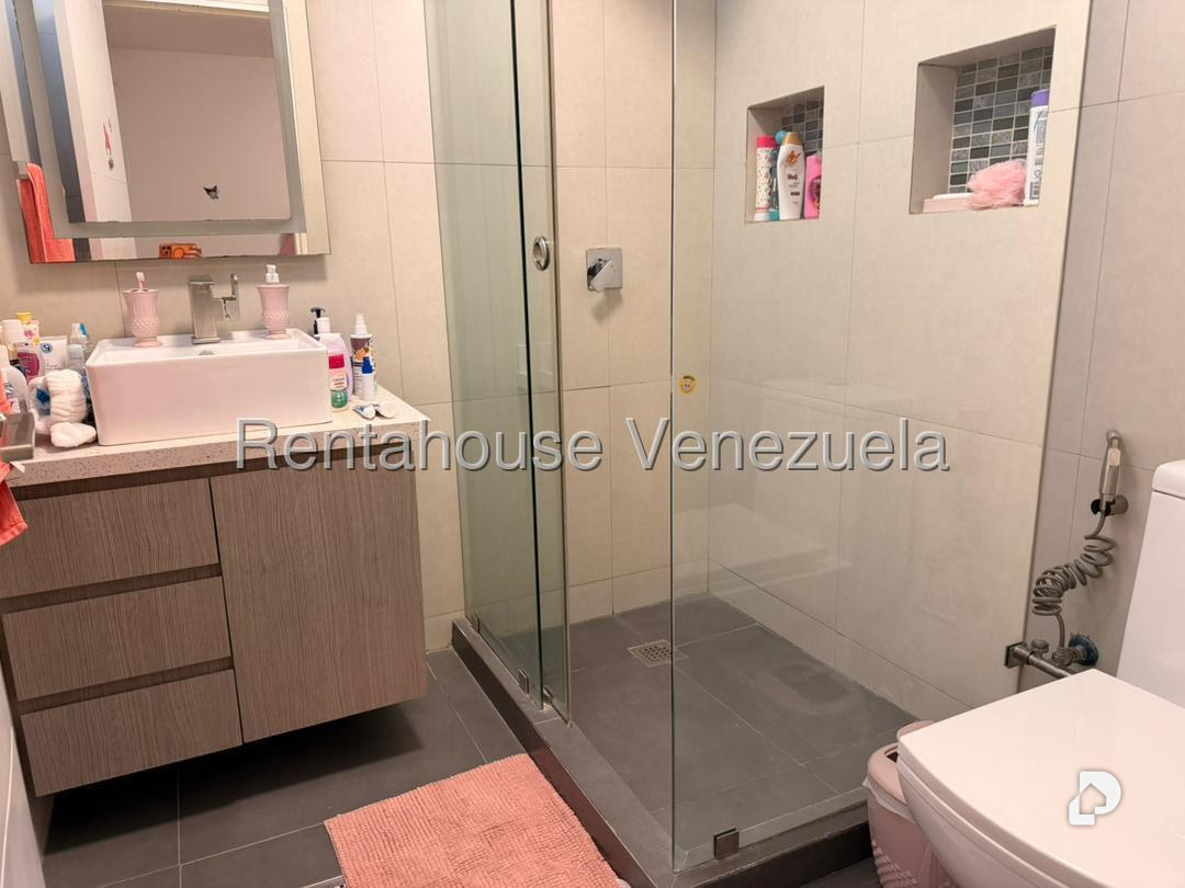 Apartamento en La Florida, Caracas – 25