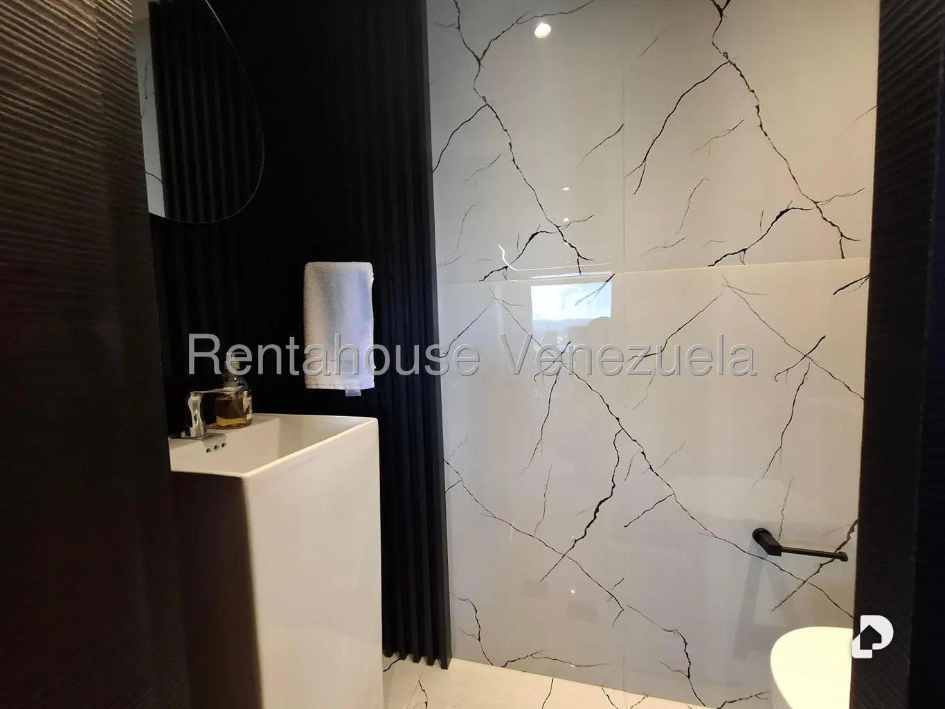 Apartamento en El Rosal, Caracas – 14