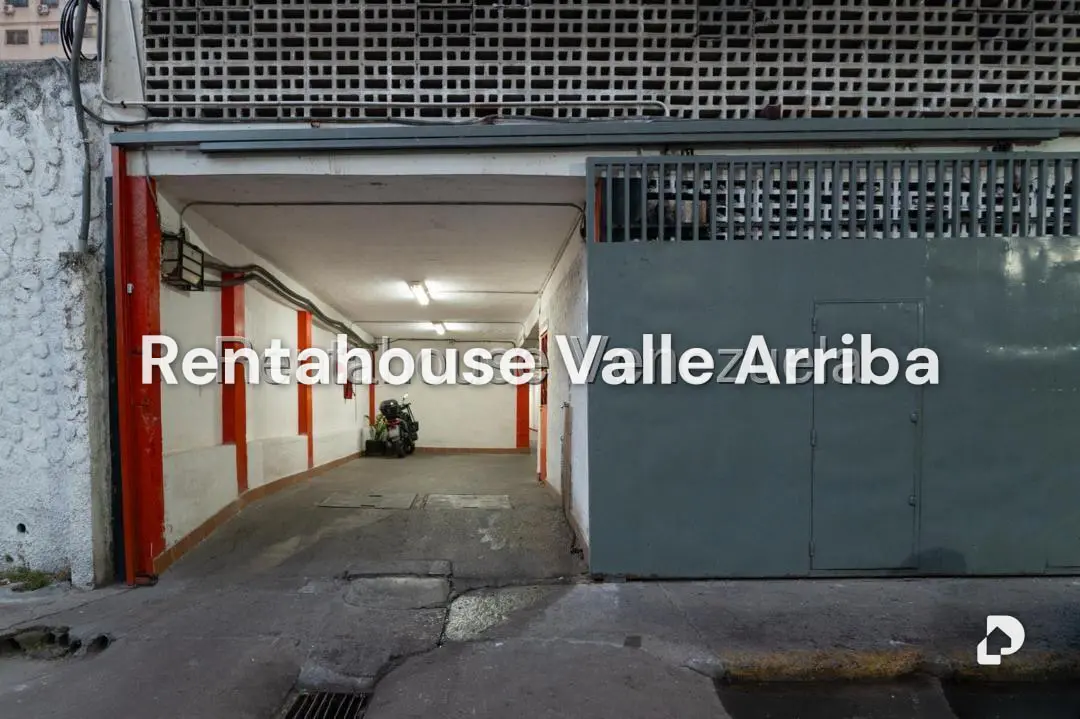 Local comercial en Parroquia La Candelaria, Caracas – 16