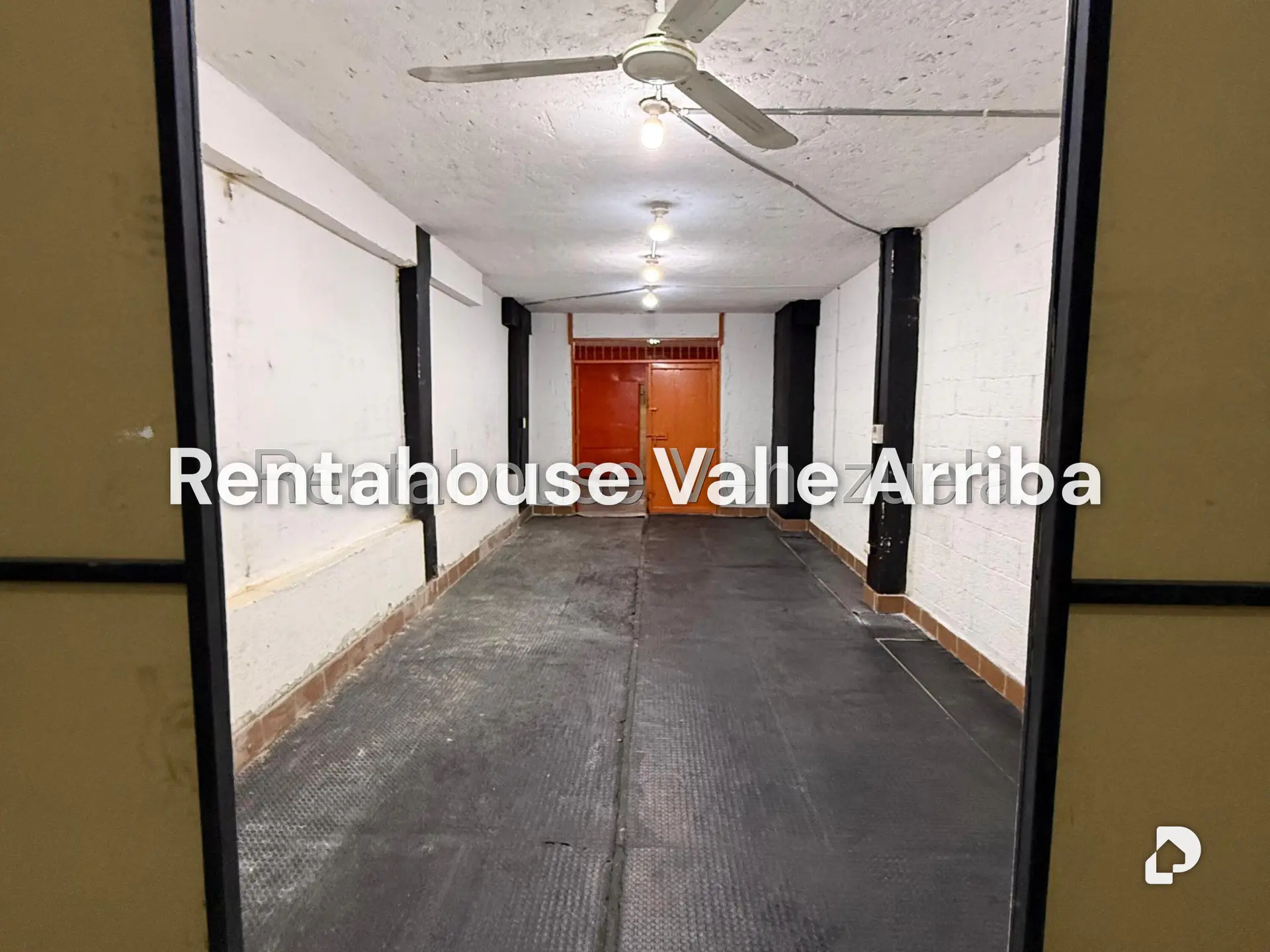 Local comercial en Parroquia La Candelaria, Caracas – 12