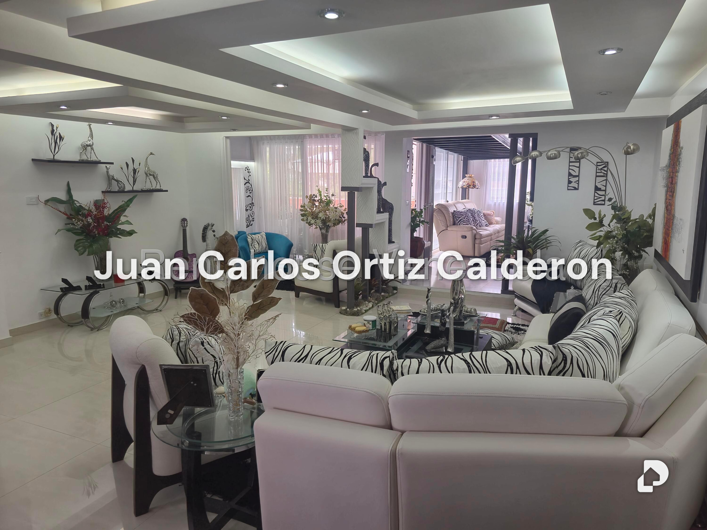 Casa en Cumbres de Curumo, Caracas – 23