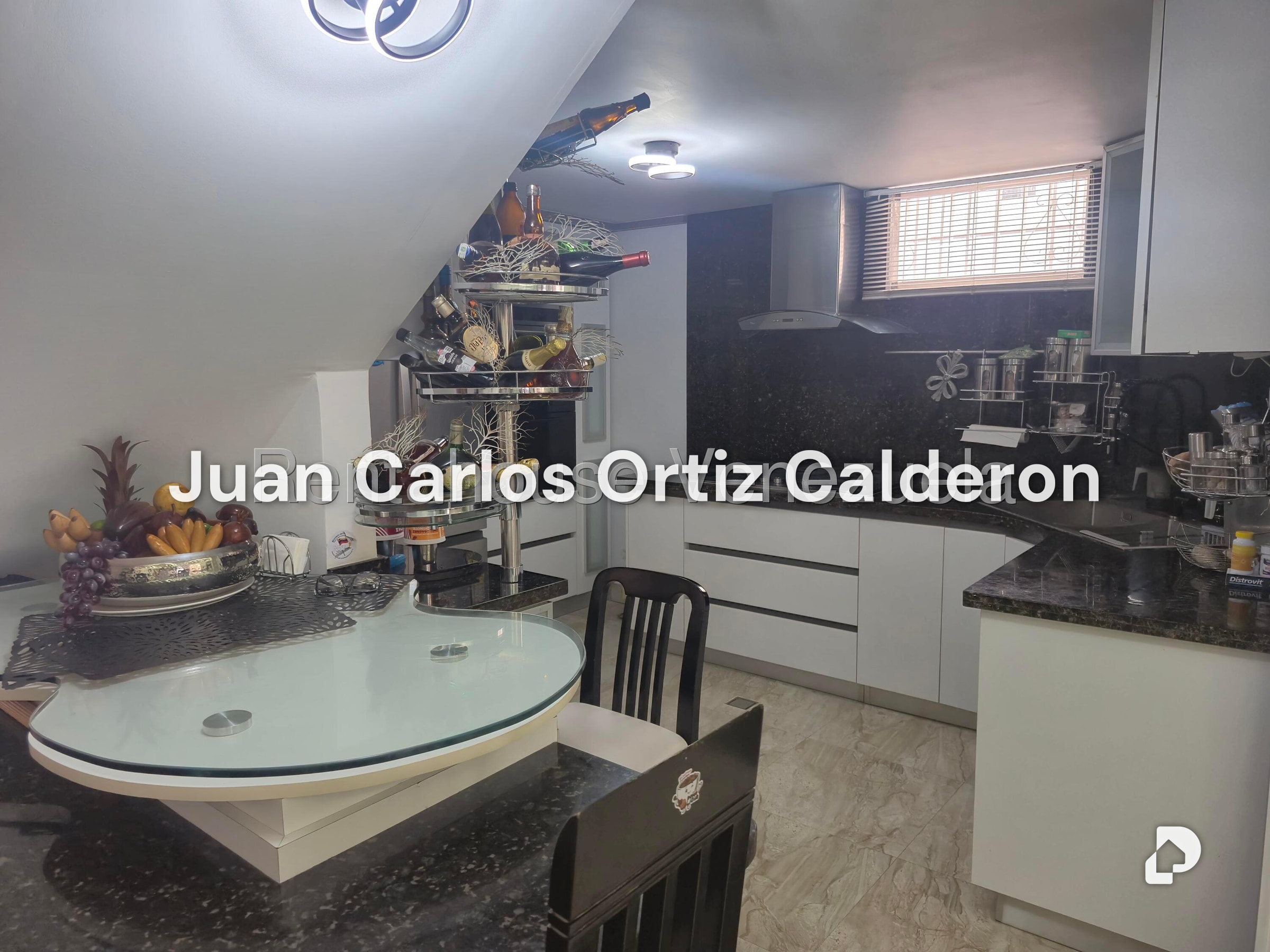 Casa en Cumbres de Curumo, Caracas – 16