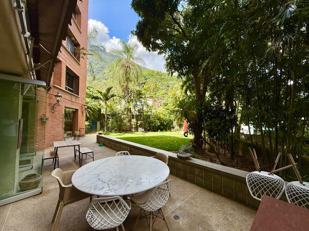 Apartamento en Los Palos Grandes, Caracas - 1