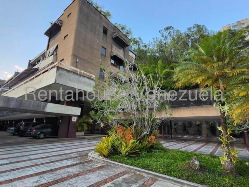 Apartment in Las Esmeraldas, Caracas - 1