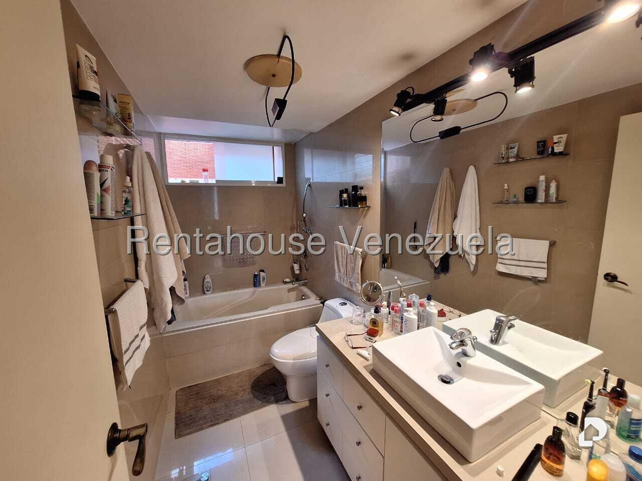 Apartamento en Campo Alegre, Caracas – 12