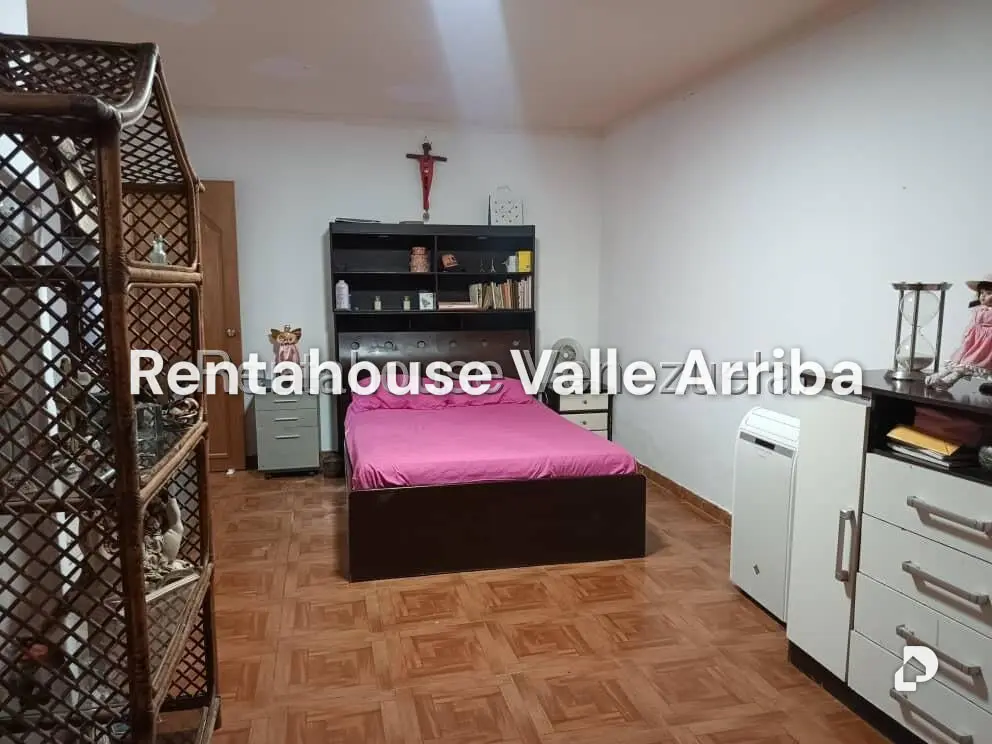 Casa en Colinas de Vista Alegre, Caracas – 19