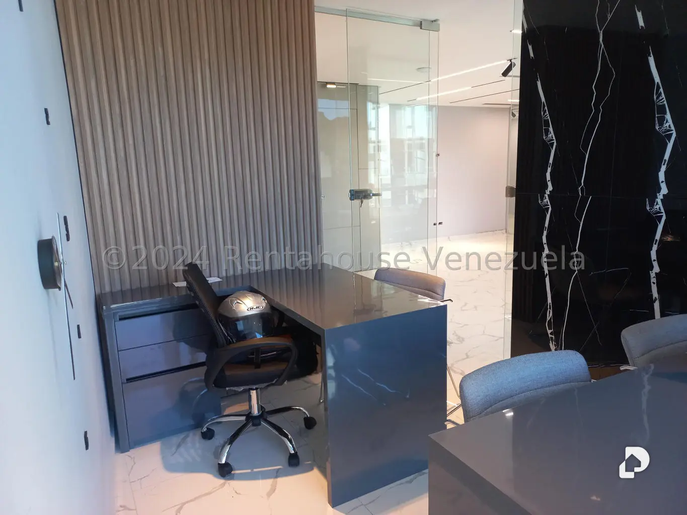 Oficina en Las Mercedes, Caracas – 13
