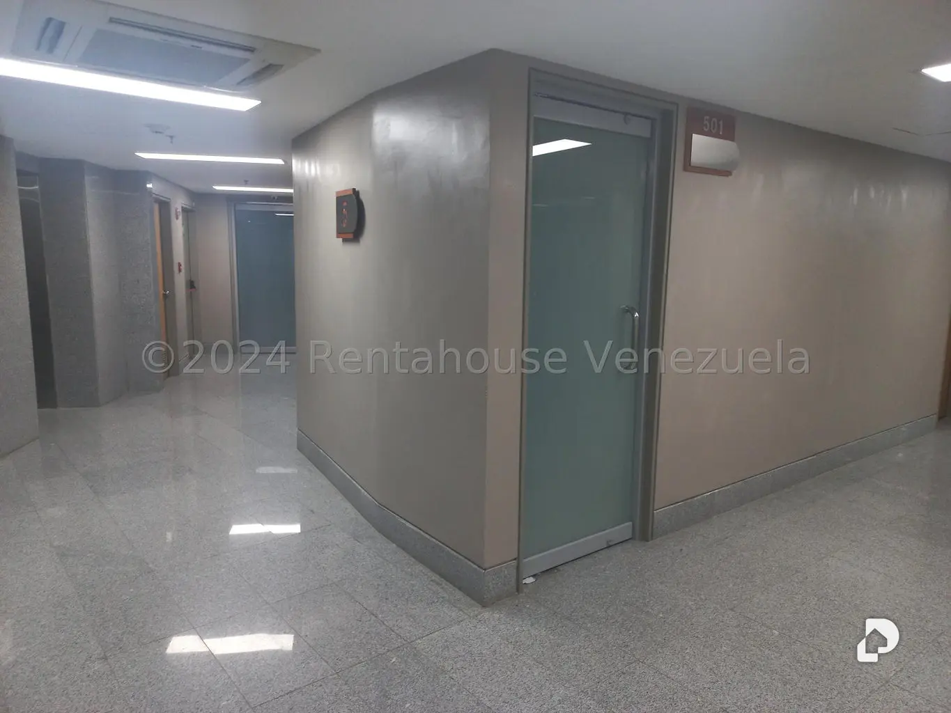 Oficina en Las Mercedes, Caracas – 28
